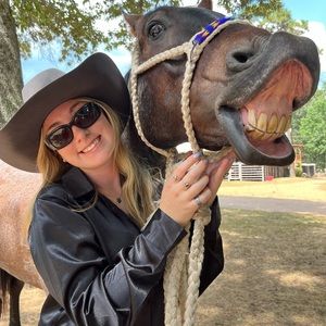 Meet your Posher, Anna